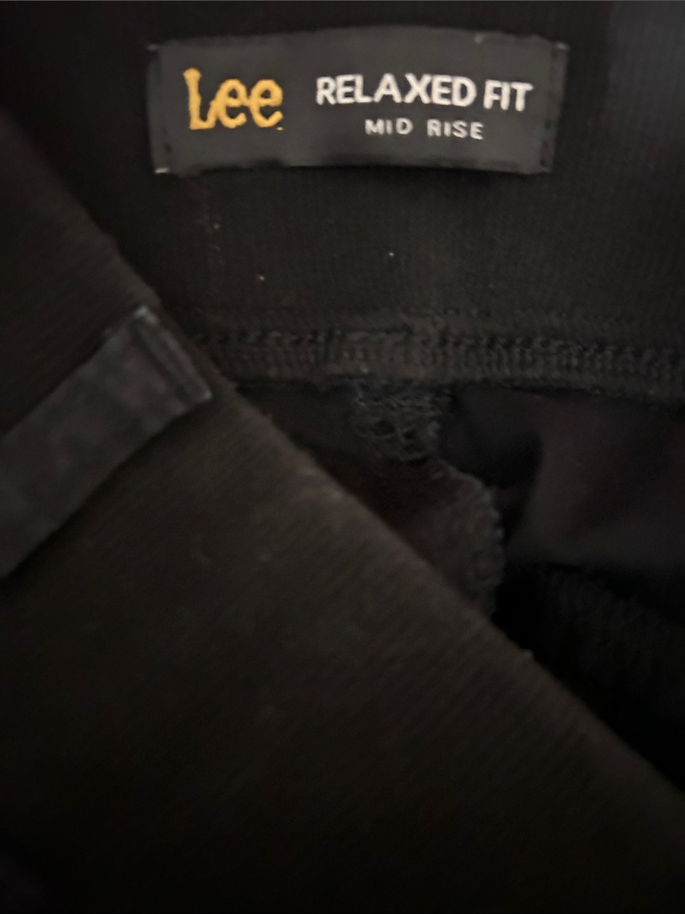 Lee’s relaxed fit Black Cargo Pants - Classic Utility Style (inseam 19’) - Picture 4 of 4